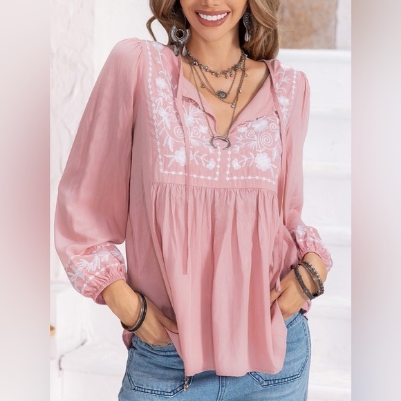 Graceful Floral Charm Balloon Sleeve Blouse - Picture 2 of 4